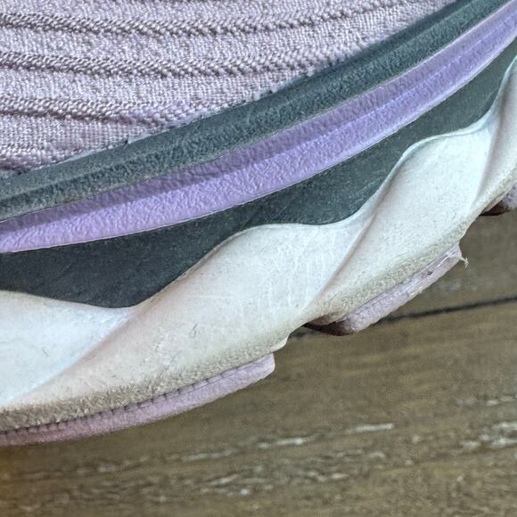 Mizuno Wave Sky 6 Women's Size 9 EU 40 Lavender White Gray Running Walking - Picture 10 of 16